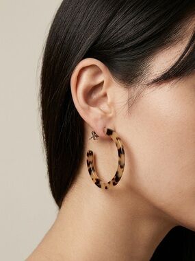 Argento Vivo Tortoiseshell Hoop Earrings in Brown and Amber